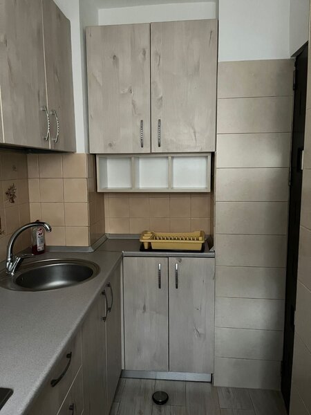 Titan, str. soldat Niculae T. Sebe, 8 minute metrou Titan, ac, tv, renovata