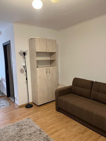 Titan, str. soldat Niculae T. Sebe, 8 minute metrou Titan, ac, tv, renovata